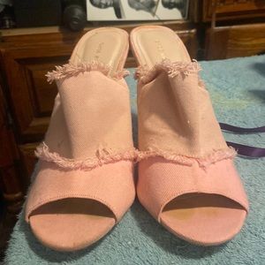 some pink cute heels.
